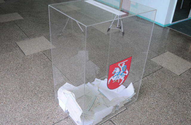 Iki 14 val. sekmadienį pakartotiniame balsavime savo balsus atidavė 11,78 proc. rinkėjų