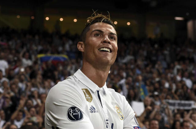 Madrido klubų dvikovą laimėjo „Real"