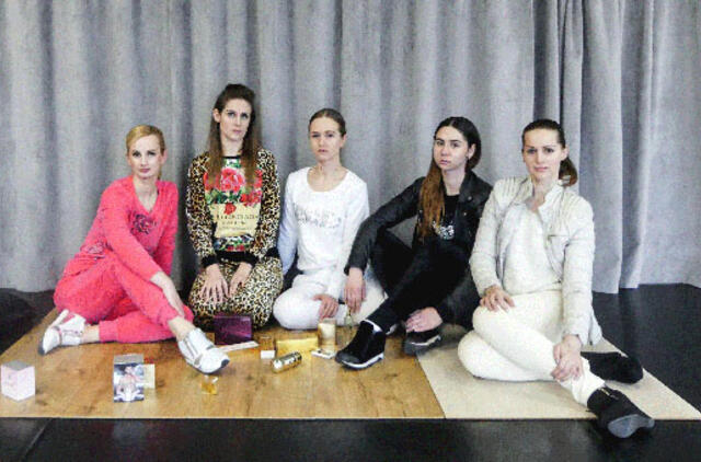 Ribas tirpdančio šokio spektaklio „Išoriniai pojūčiai” premjera Klaipėdos dramos teatre