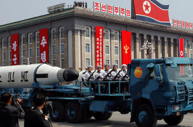 Šiaurės Korėja sėkmingai paleido balistinę raketą