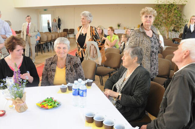 Susitiko buvusio technikumo studentai