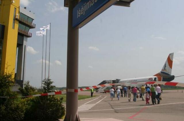 Apie sprogmenį Kauno oro uoste melavusiam įtariamajam teismas skyrė namų areštą