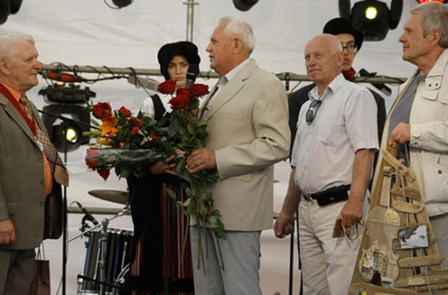 Gargždų garbės piliečiui linkėjo įveikti kinų sieną