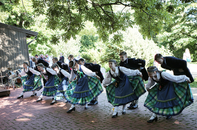 Gimtadienio šventę  nuspalvino tautiškumo dvasia