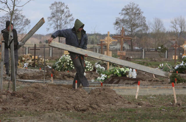 Klaipėdiečių invazija į rajoną tęsiasi ir po mirties