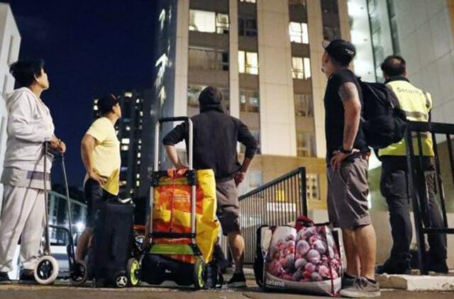 Londone evakuoti penkių daugiabučių namų gyventojai