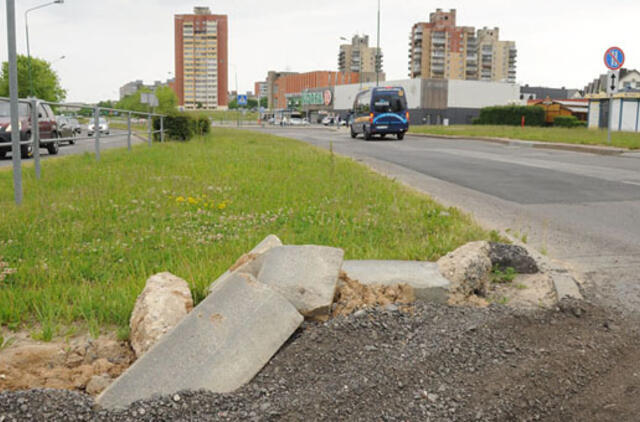 Lopydami duobes išardė bortelius