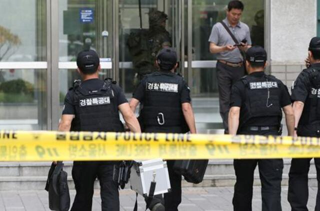 Seulo universitete dėstytojo rankose sprogo paketas