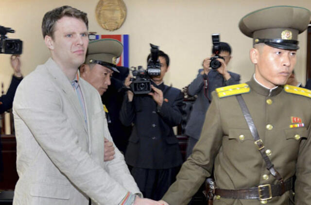 Šiaurės Korėja paleidžia įkalintą JAV studentą