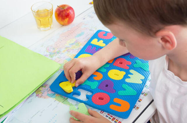 Ugdyti priešmokyklinukus kartais galima ir namuose