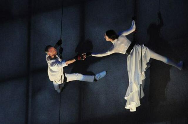 Vertikalaus spektaklio idėjos autorė žada nesustoti