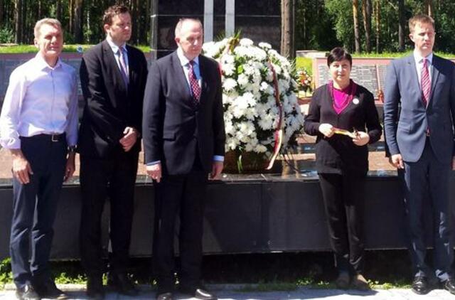 Ambasadorius Rusijoje pagerbė prieš 75 metus sušaudytų tarpukario Lietuvos ministrų atminimą