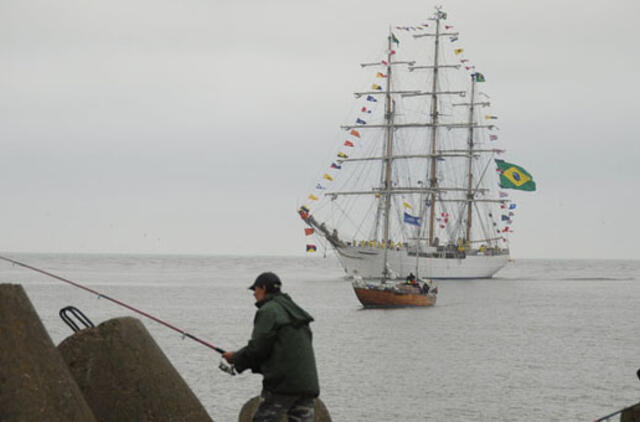 Didžiųjų pasaulio burlaivių fiesta prasideda