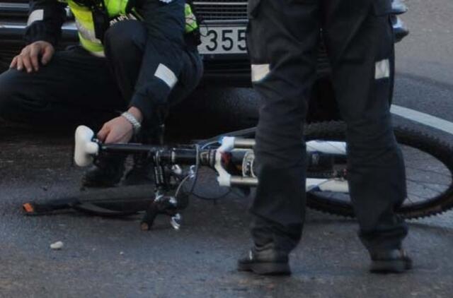 Ligoninėje mirė avarijoje partrenkta dviratininkė