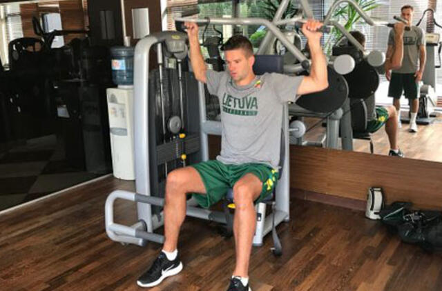 Mantas Kalnietis jau lieja prakaitą sporto salėje