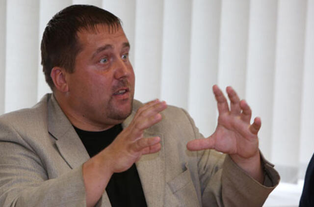 Nuo viešųjų darbų neišsisuko