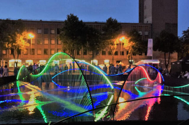 Pabėgti nuo šventės šurmulio kvietė Atgimimo aikštė