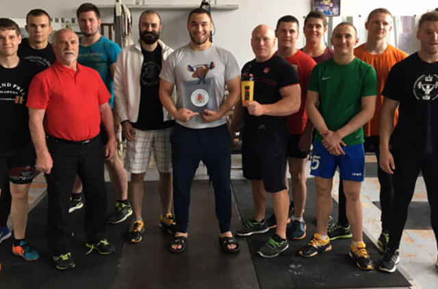 Pasveikino Lietuvos rinktinės narį