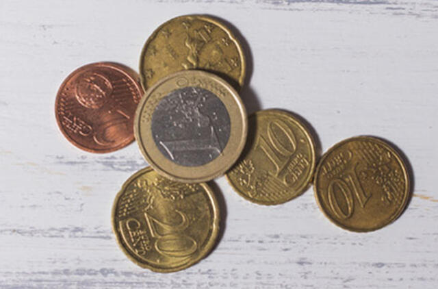 Sumušė, suspardė ir atėmė 1,7 euro