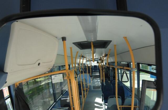 Grasinant smurtu autobuse apiplėštas vyriškis