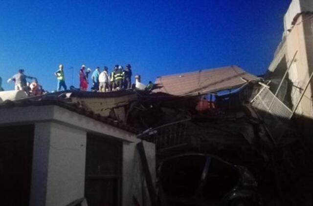 Italijos Iskijos salą supurčius požeminiams smūgiams, du žmonės žuvo, apie 40 sužeista