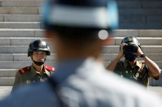 Šiaurės Korėja perspėja dėl „stipraus sprogimo"