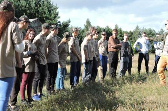 Vaikų laukia NATO karių parengti išbandymai