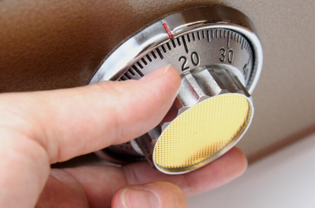 Ukmergėje sukčius apšvarino senolės seifą