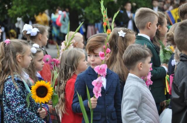 Ministerija: ukrainiečiai vaikai nuo rugsėjo mokysis bendrose klasėse su visais mokiniais