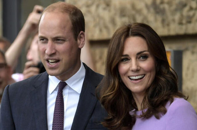 Viljamo ir Keit vestuvių torto gabaliukas aukcione parduotas už 730 eurų