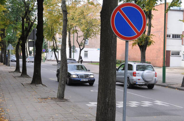 Žada patikslinti klaidinančius kelio ženklus