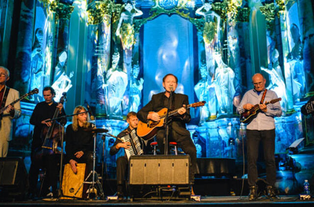 Atidarytas jubiliejinis penkioliktasis dainuojamosios poezijos festivalis „Tai – aš“