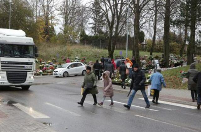 Į kapines neleidžiama įvažiuoti net žmonėms su negalia