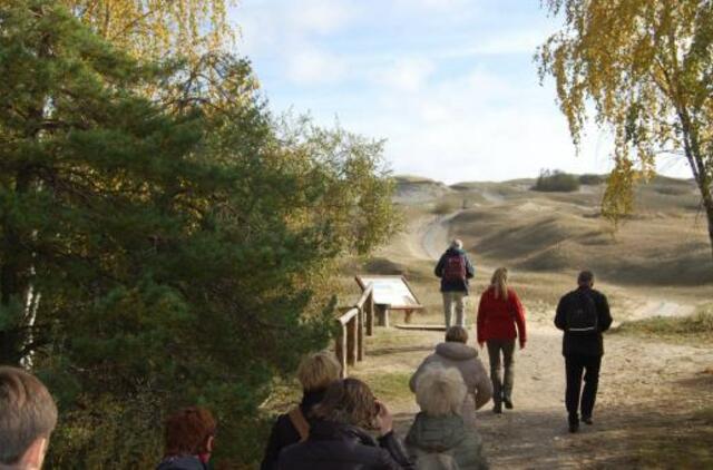 Prikels smėlio užpustytų kaimų istorijas