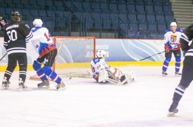 Ledo ritulio čempionate - aikščių šeimininkų pergalės