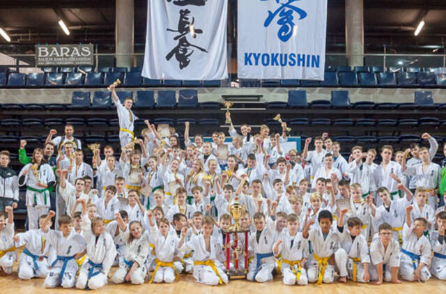 Karatė mokykla „Shodan“ 10 metus iš eilės laimi  Lietuvos moksleivių taurę