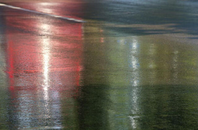 Naktį eismo sąlygas sunkins plikledis