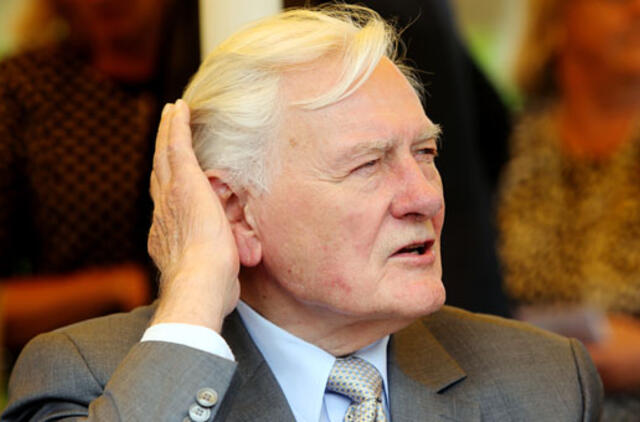 Prezidentui Valdui Adamkui sukanka 91-eri