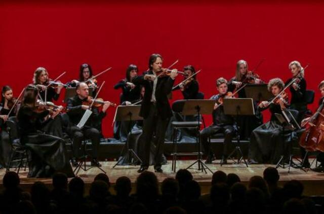 Į Naujuosius džiaugsmingai palydės „Aistringos muzikos naktis“