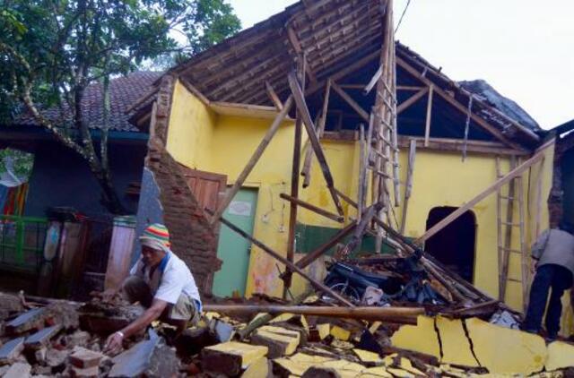 Javos salą supurtė žemės drebėjimas, yra aukų