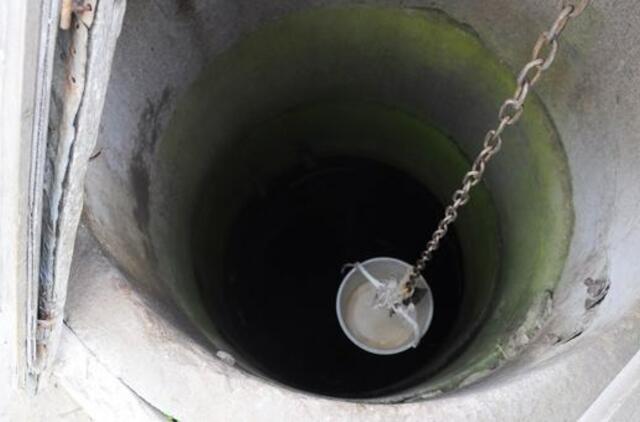 Šulinyje rastas moters kūnas