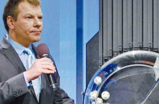 Ministras Vilius Šapoka pralošė aukso puodą