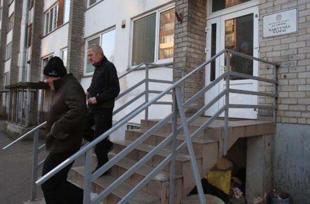 Mirė sušalusi nakvynės namų gyventoja