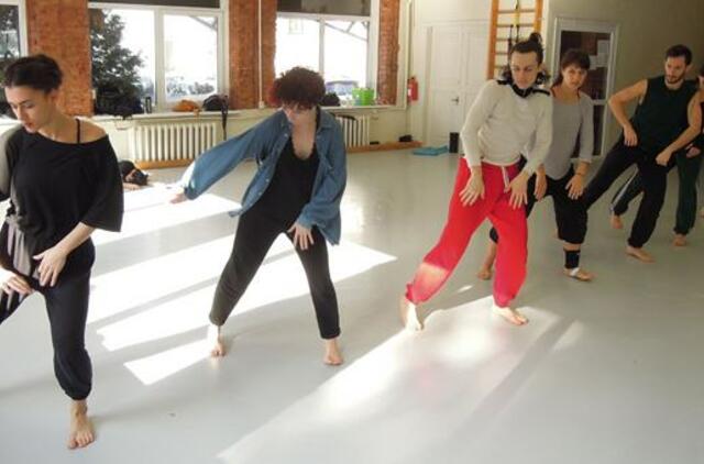 „Auros“ premjera „Laikini šešėliai“: apie žmonių santykius per Rytų kultūros patirtis