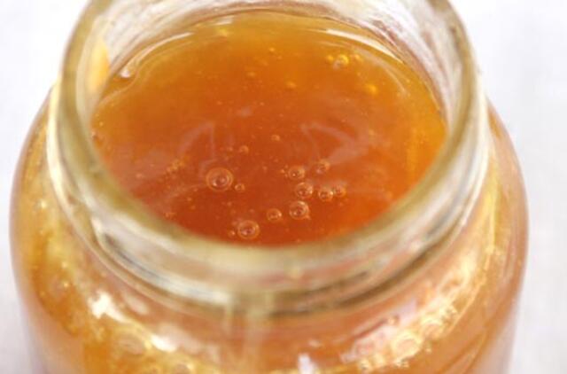 Iš automobilio pavogė 20 l medaus