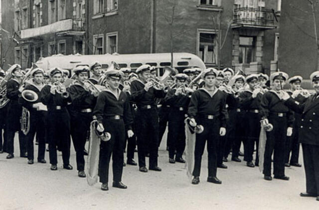 Jūreivystės mokyklos metamorfozės - laikmečių ritmu