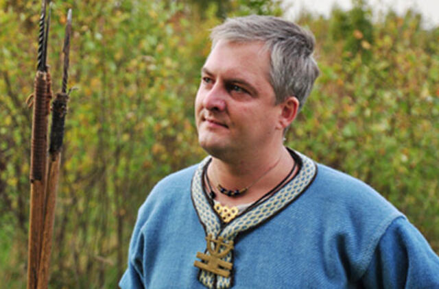 Paniręs į piliakalnius, iškoduoja kuršių istoriją