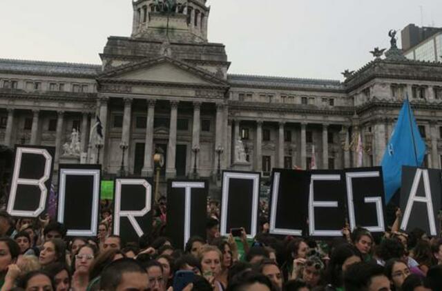 Tūkstančiai argentiniečių dalyvavo demonstracijose už abortų liberalizavimą