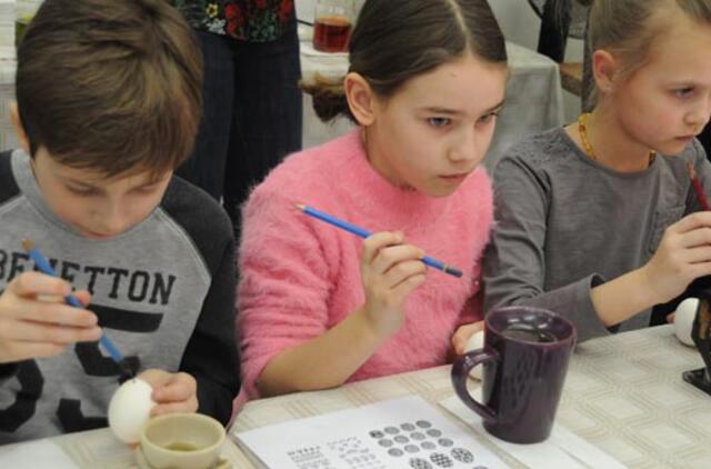 Dalijosi kiaušinių marginimo paslaptimis