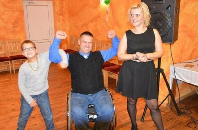 „Džiaugiuosi, kad po stuburo lūžio ir įsuktų į jį 8 varžtų dar galiu judinti rankas“